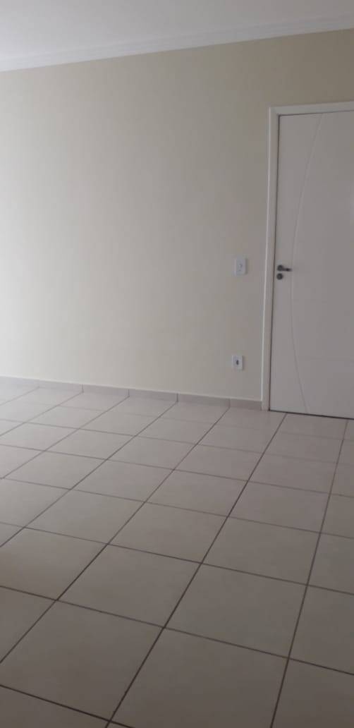 Apartamento à venda com 2 quartos, 60m² - Foto 4