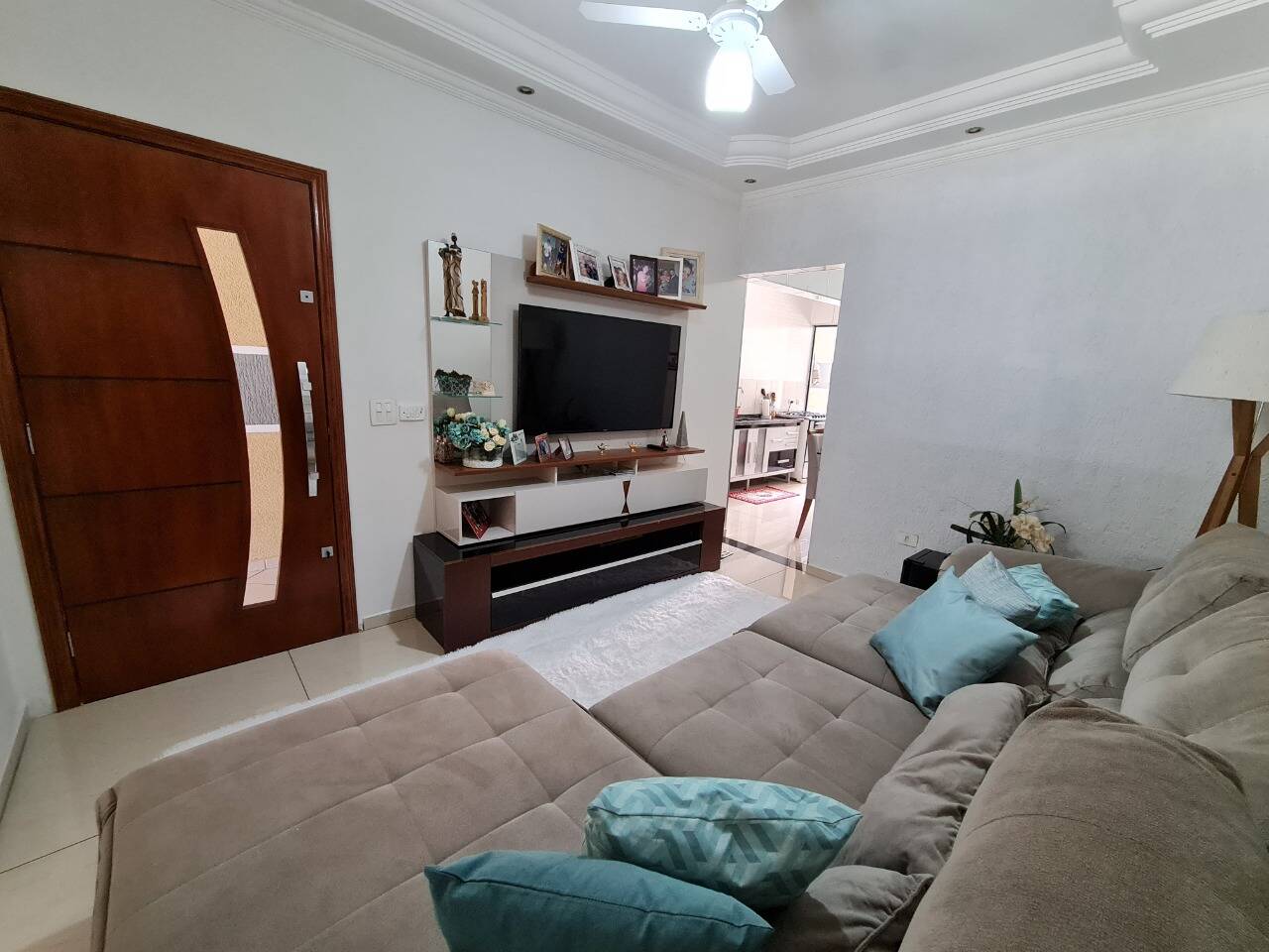 Casa à venda com 2 quartos, 95m² - Foto 1