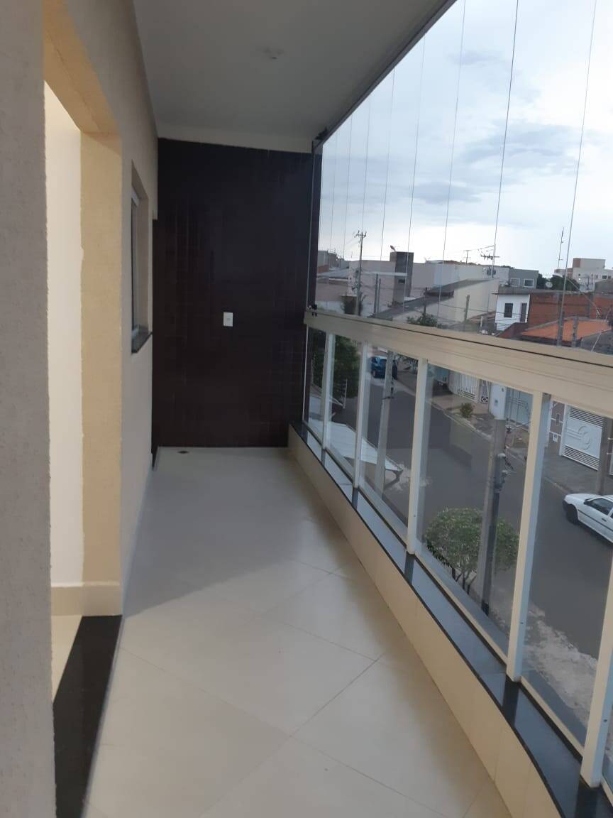 Apartamento à venda com 2 quartos, 66m² - Foto 3