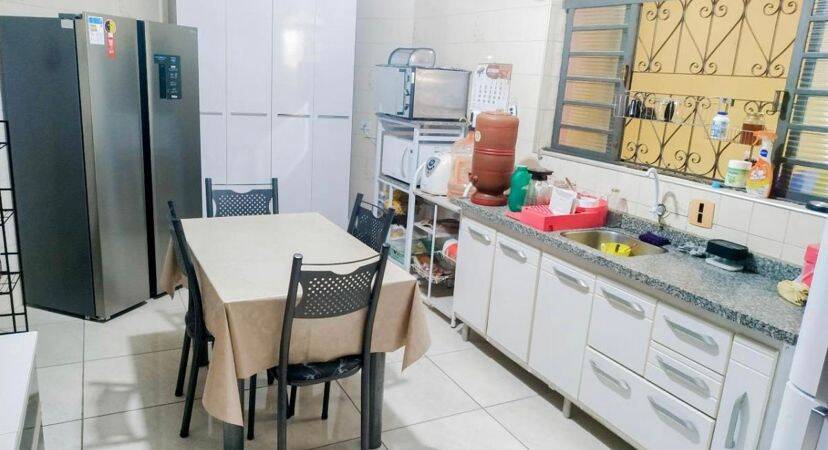 Casa à venda com 3 quartos, 235m² - Foto 6