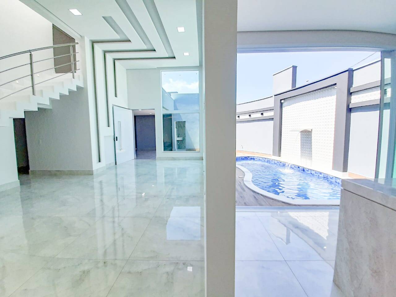 Sobrado à venda com 3 quartos, 227m² - Foto 2