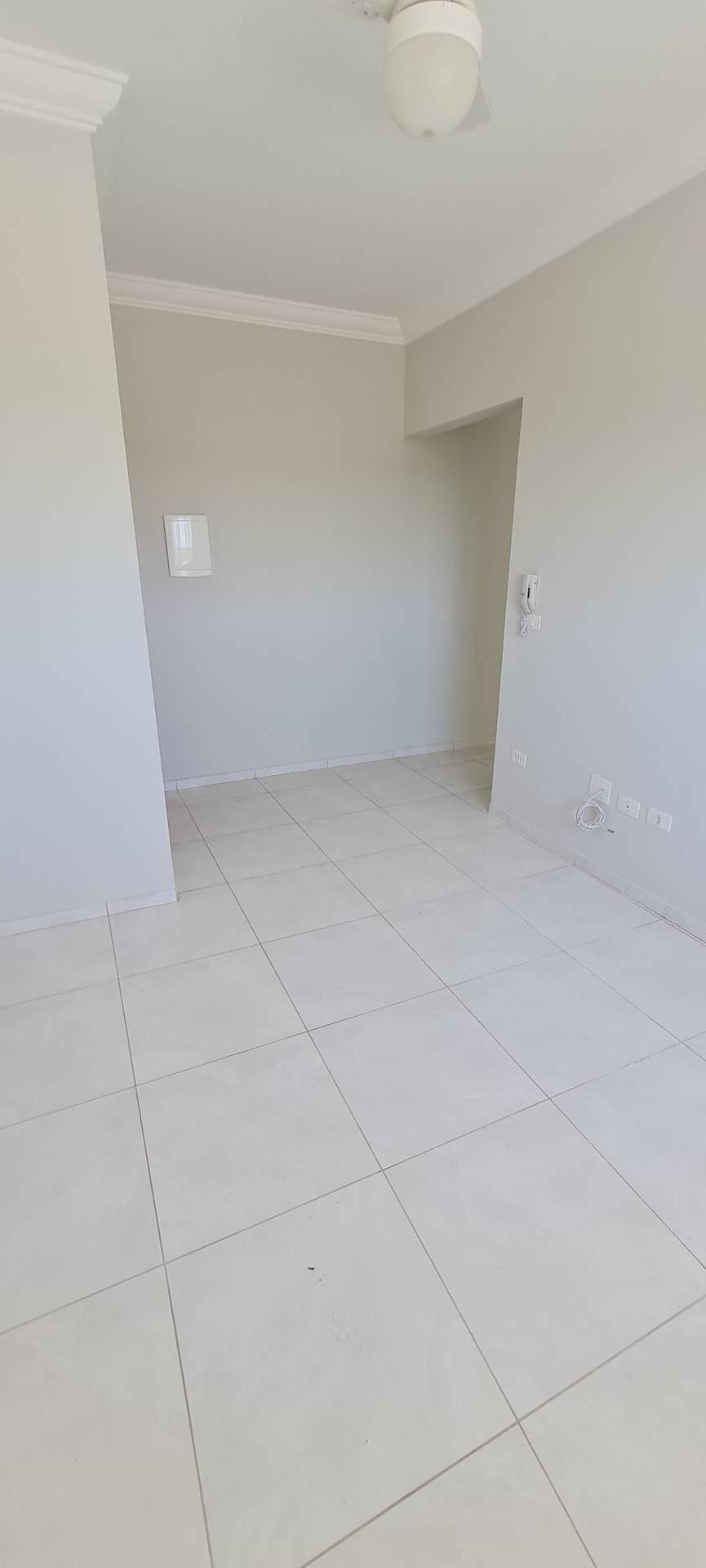 Apartamento à venda com 2 quartos, 70m² - Foto 2