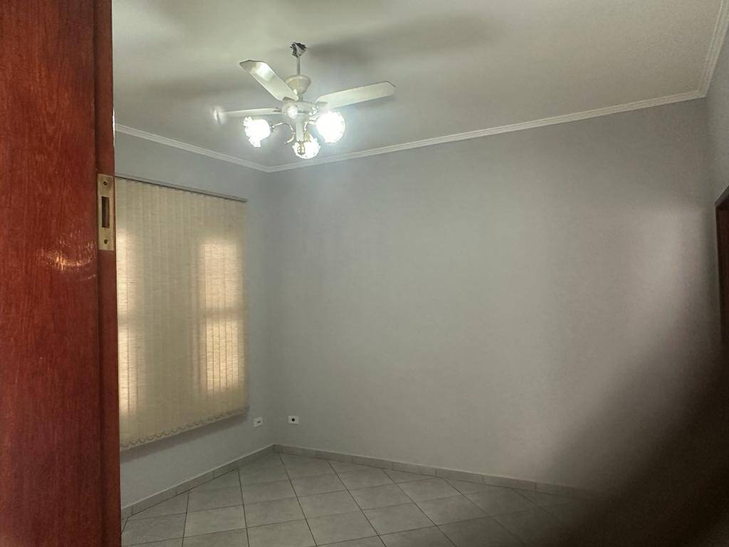 Casa à venda com 2 quartos, 80m² - Foto 9