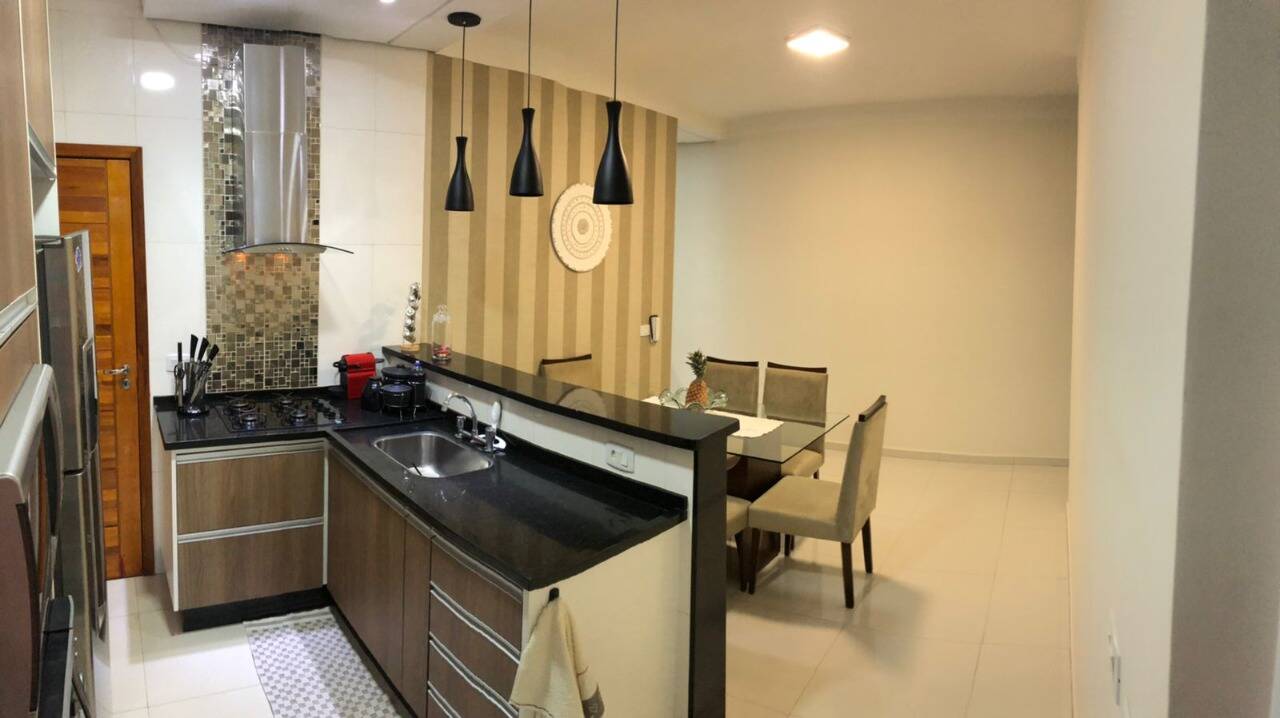 Casa à venda com 2 quartos, 120m² - Foto 3