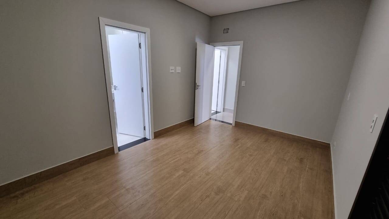 Casa à venda com 3 quartos, 160m² - Foto 14