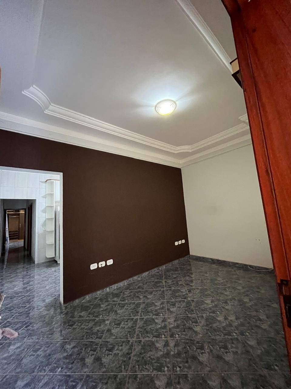 Casa à venda com 2 quartos, 90m² - Foto 1